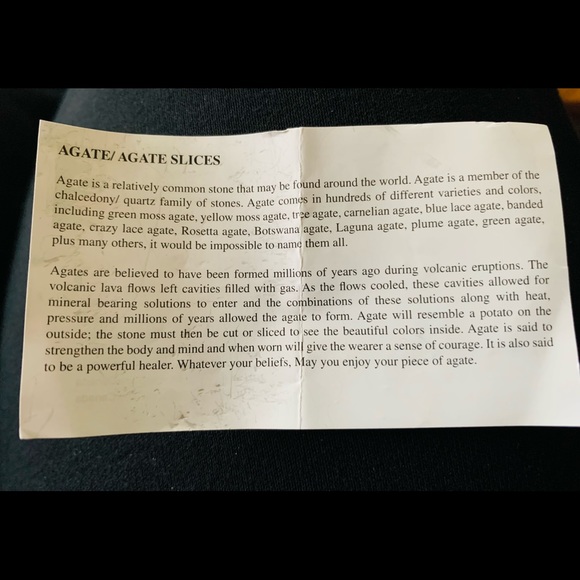 Gorgeous blue Agate stone slices pendant necklace with silver tone metal strings - Picture 8 of 8